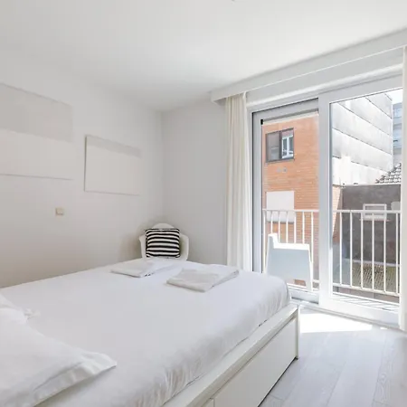 Huswell - Beachfront With Bike Storage & Terraces Apartment Koksijde