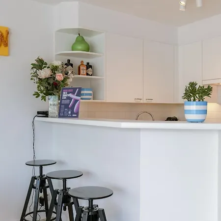 Huswell - Beachfront With Bike Storage & Terraces Apartment Koksijde