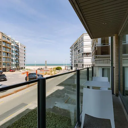 Huswell - Beachfront With Bike Storage & Terraces Apartment